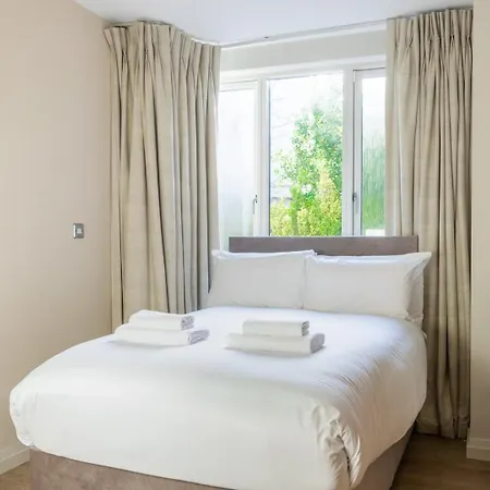 Guestready - Serene Retreat In Stillorgan Grove Dublin