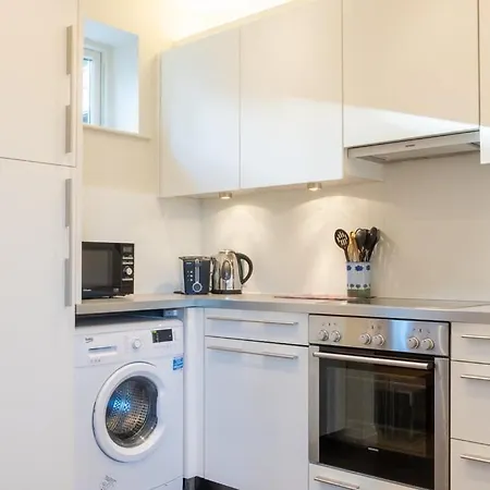 Guestready - Serene Retreat In Stillorgan Grove Dublin