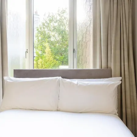 아파트 Guestready - Serene Retreat In Stillorgan Grove *